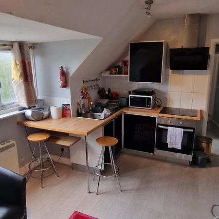 Cosy 2 Bedroom Flat - Sleeps 6 People - Close To Lewisham Dlr/Train Station ロンドン エクステリア 写真
